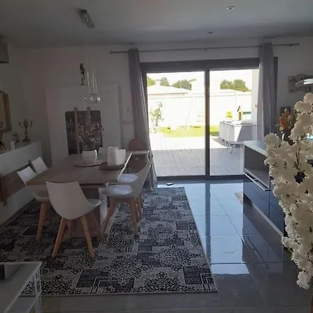 Magnifique Avec Piscine Villa *
